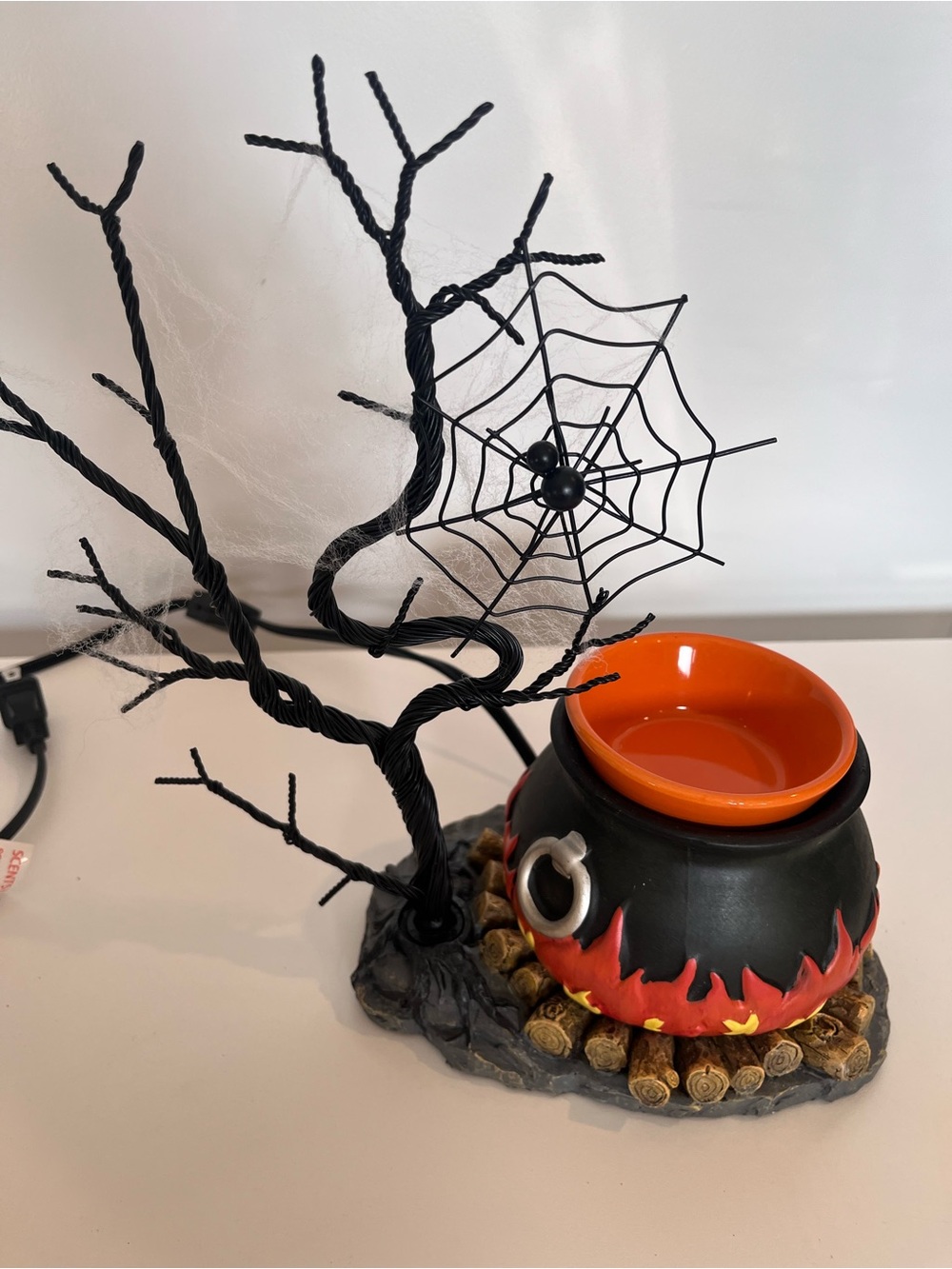 Rare! Scentsy Halloween Cauldron wax melter with Spider Web and Tree